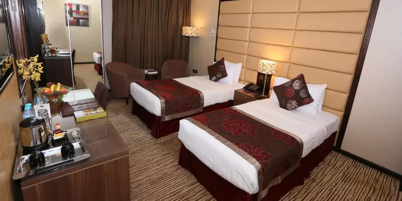 room_c04612aa-c80e-4596-868b-97d46fb31258