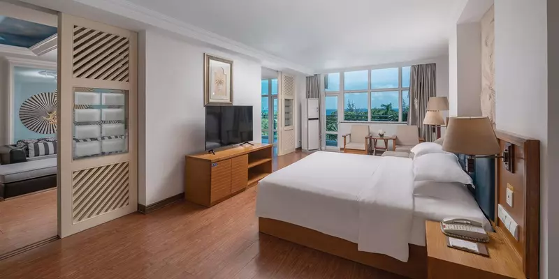 room_0f7e9841-ad67-4e07-ade3-8685306985ad