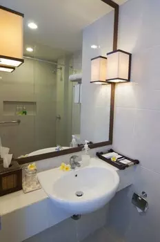 room_25f2c42c-dcdb-44f3-abd9-a53a1ead3d7a.jpg