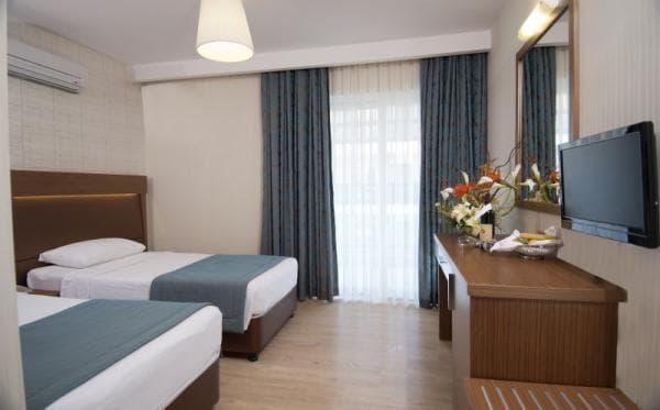 room_676f5124-11d2-489b-be7b-e286617bf6ef