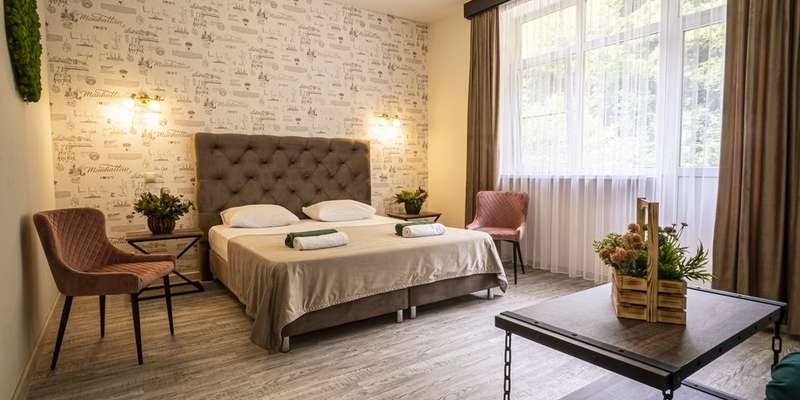 room_f6cf8dd7-caa8-43ea-b39e-d1d808929f9f
