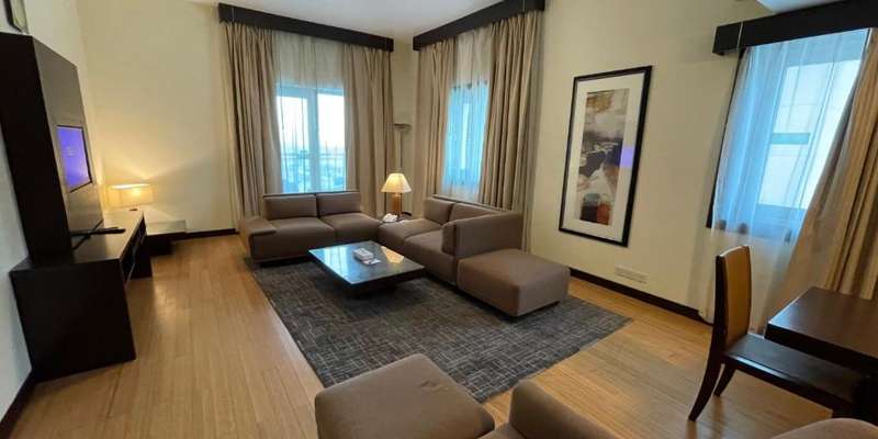 room_b6a5e426-b052-4039-9ebd-0142717b5a2a.jpg