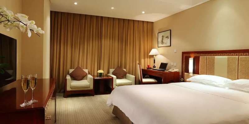 room_4fbf7bf5-12a9-451c-a2cd-426a793b87b6