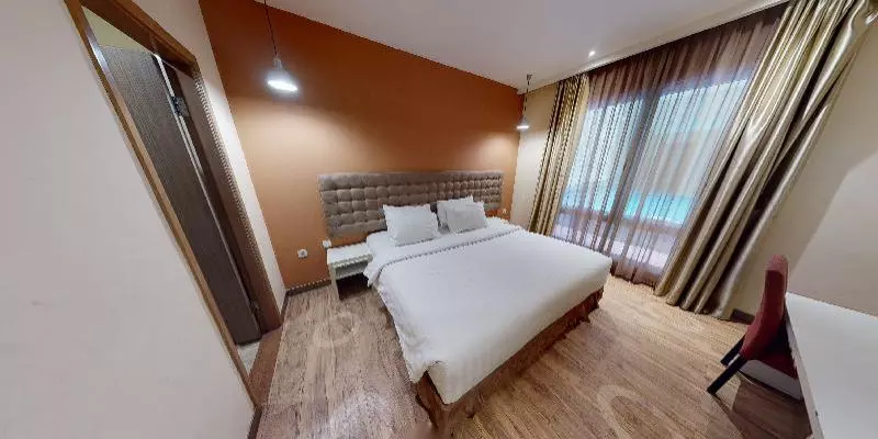 room_fee3950e-a330-4e03-8983-45a18449e7b2.jpg