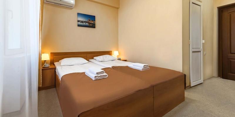room_0f42270a-df75-4b2d-ab9b-2754c49c6f24