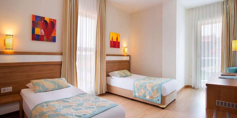 room_b732d3ed-2273-4c57-ac03-74709d3ef224