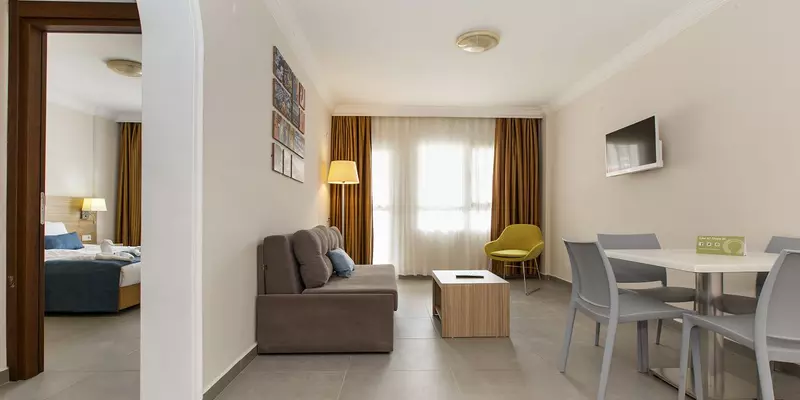 room_6d13ef51-d104-454e-903c-a4f04de72697