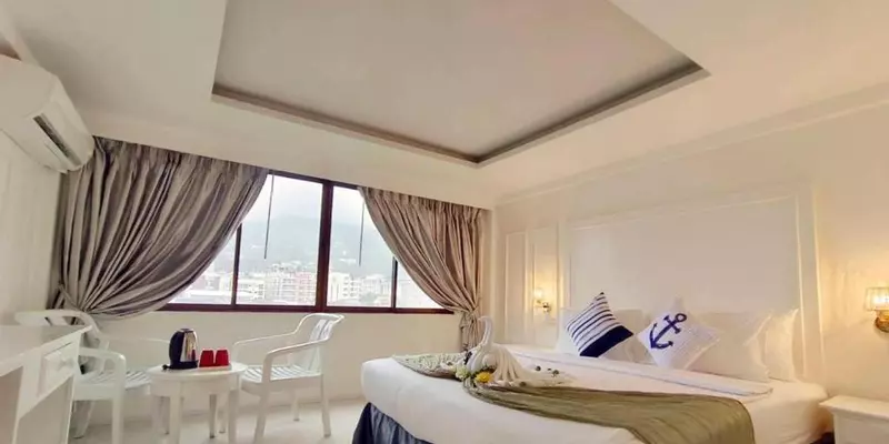 room_8b114db5-8ca8-42b5-a1ce-3d83e5c27c34