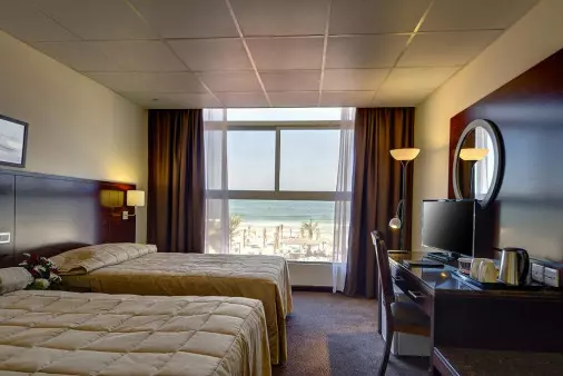 room_6cf3d0b9-0d4d-4ab1-b3b9-6904d44c1b2e