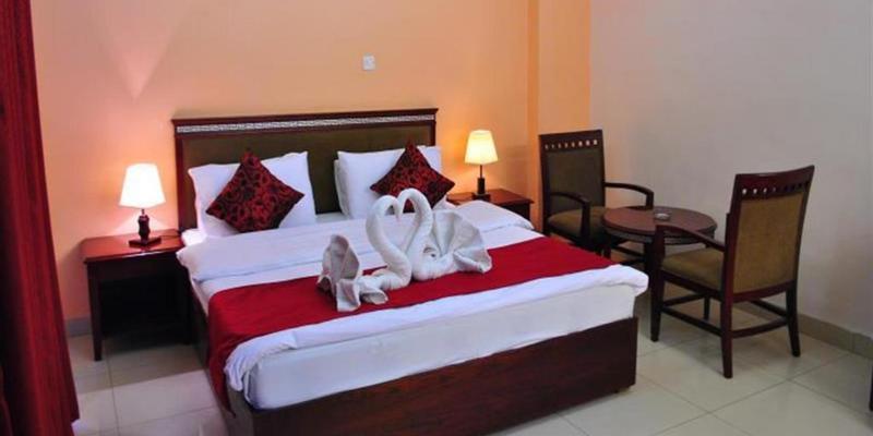 room_e8ee6d88-48db-4fe5-b6a7-44aefc3b50bf.jpg