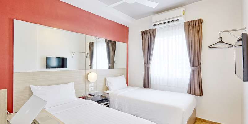 room_dcc70402-0357-44ff-b2d6-54585c1ac8c0