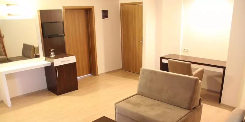 room_52900708-a0ba-493d-b418-00605b04000b