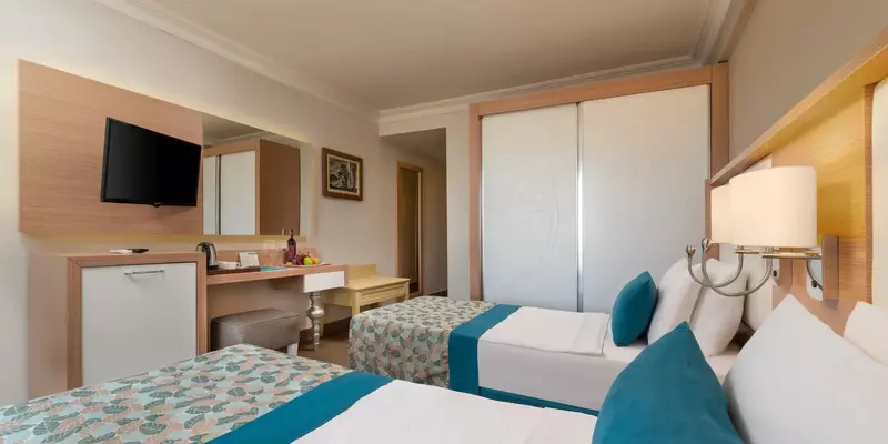 room_241bac34-8f53-43c0-af0a-ac35f843fe55