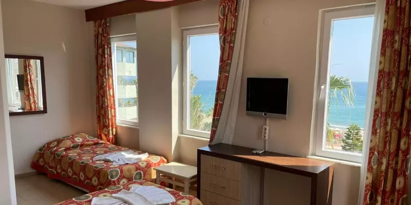 room_2b7d0e24-b1a2-493d-90c7-b5c04925ab1d.jpg