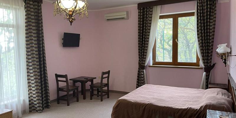 room_e49c76db-bc73-4e24-ab3a-f895bb440c8a.jpg