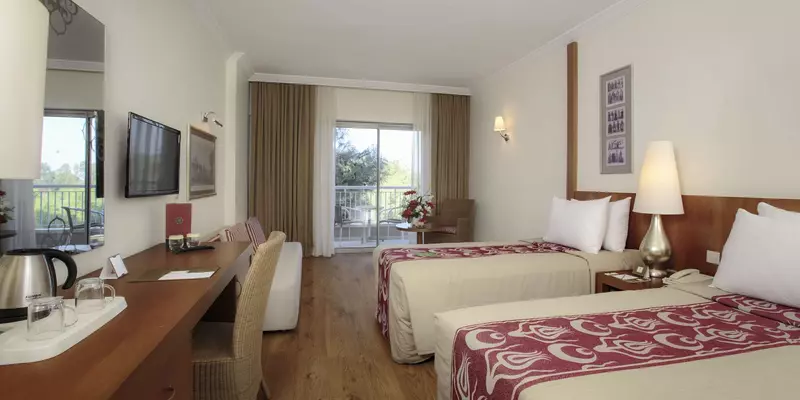 room_b1dc3f32-07c6-4a24-b6f5-5ec0c62d9bc7