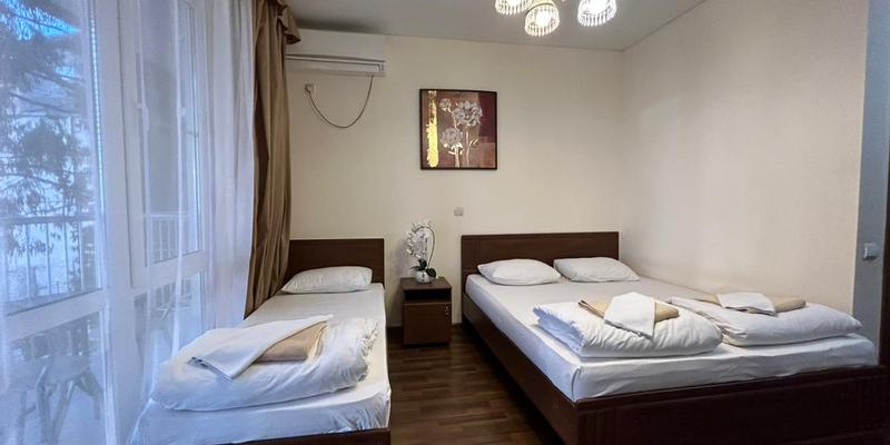 room_1cb6588f-d60f-420b-9a5a-9626a2cbee84