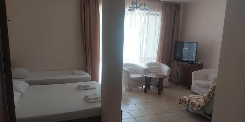 room_76f5b4af-c0bb-47cc-965f-ceacfddbd7b8