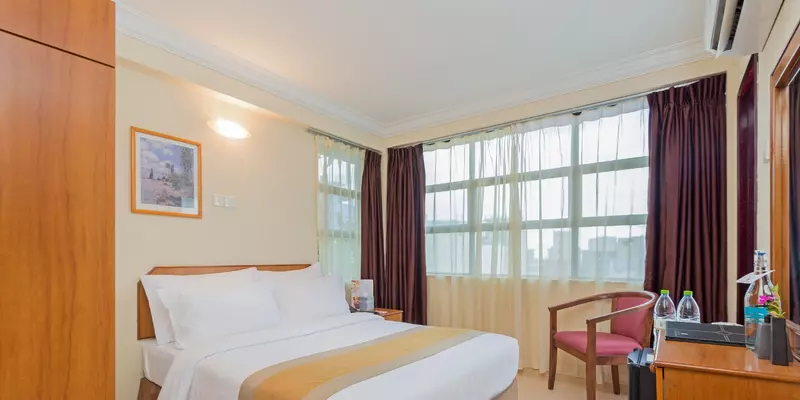 room_a2bc6ae2-9f4d-4263-8d67-5c5555bbb004
