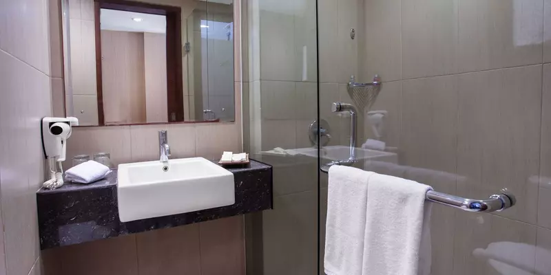 room_3fea8906-a52e-45af-b97d-6a5fa62a52b3.jpg