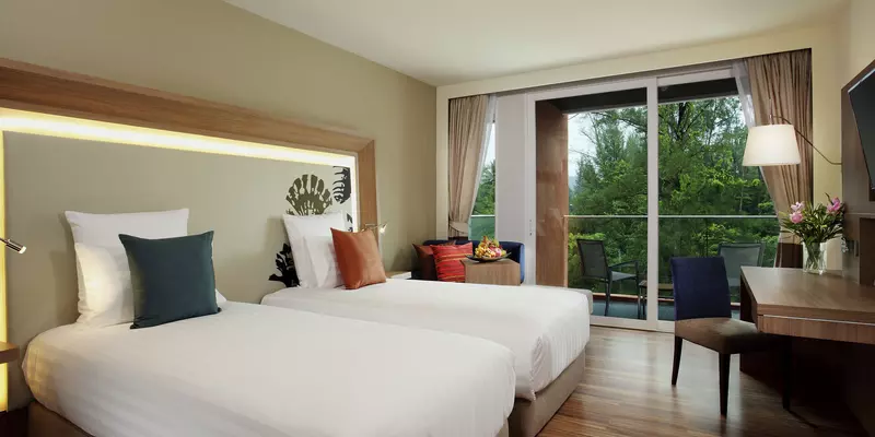 room_eca16cd9-09f3-4e98-8e80-f102e77a7acc