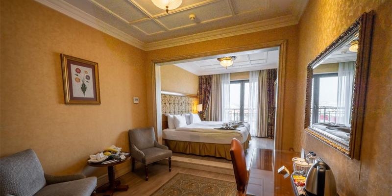room_5cb10b77-168d-43a7-b086-f8d22dc96cf4