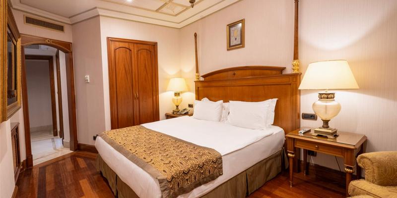 room_cd0a9da0-0425-4351-9e6e-194e09aaaece