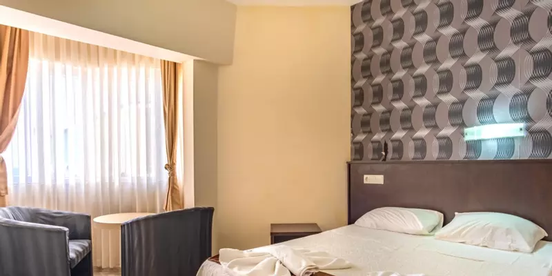 room_8d6bcc5f-54a5-4cc4-9f4d-6ce00f34c389