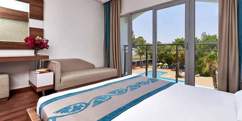 room_b655de42-2b32-420c-bdde-c77f01bb683e