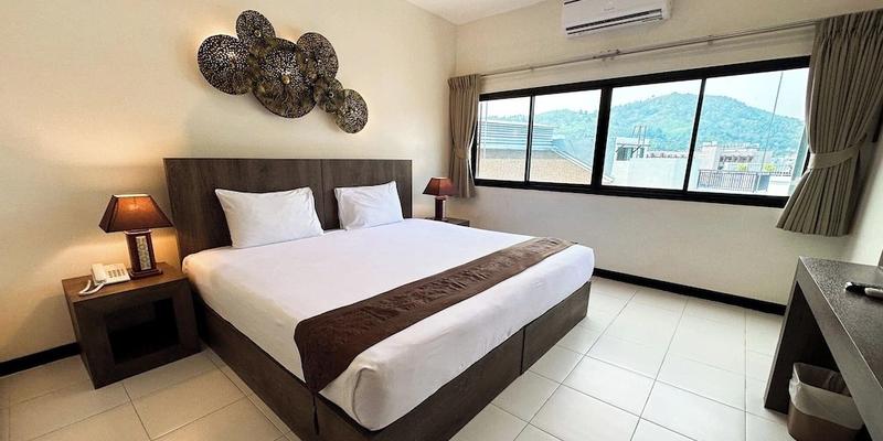 room_4600296b-80ef-41d2-b585-cef37a1d8004