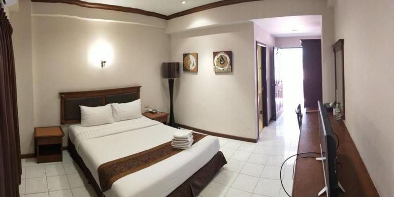room_e9d19e52-7ab0-48fa-8705-755806f16414.jpg