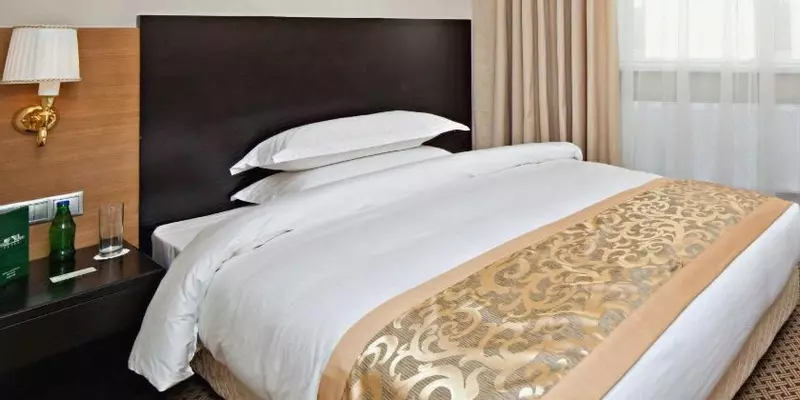 room_18a8a253-1c61-463a-bb27-e5aa0bbf0ab8.jpg