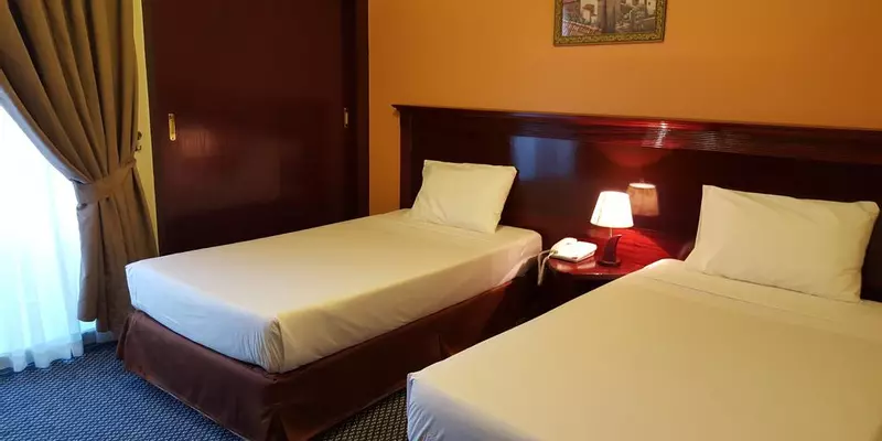 room_773d4c51-4ca1-4746-bf95-e40992a613ab