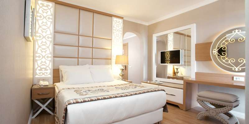 room_e1f28bf9-2b5d-4739-81c3-69acb6c8e3ca