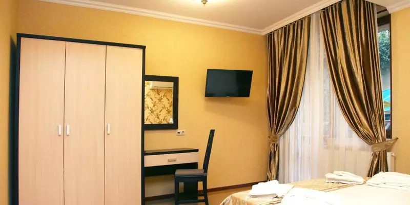 room_9b9f3d63-d2b3-4b72-b050-7ef4c01d04ec.jpg