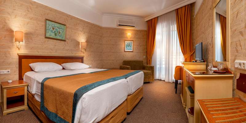 room_1ee28cf2-3073-402e-b5fa-bd65b103c3ae