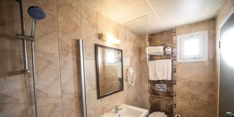 room_34b47ff5-f5b0-4756-9c08-58233462e509.jpg