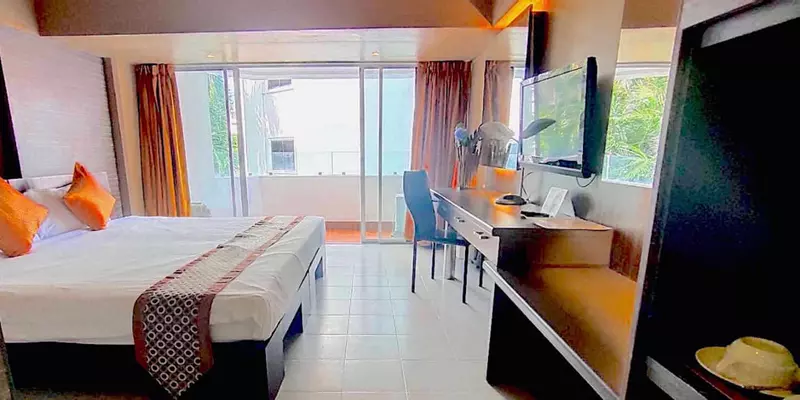 room_93b2afef-2e49-48e4-a0bc-8d1328c58ce1