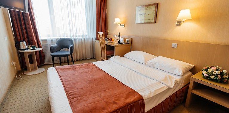 room_76af76c4-3393-42e9-9dbe-c1eec3609c70