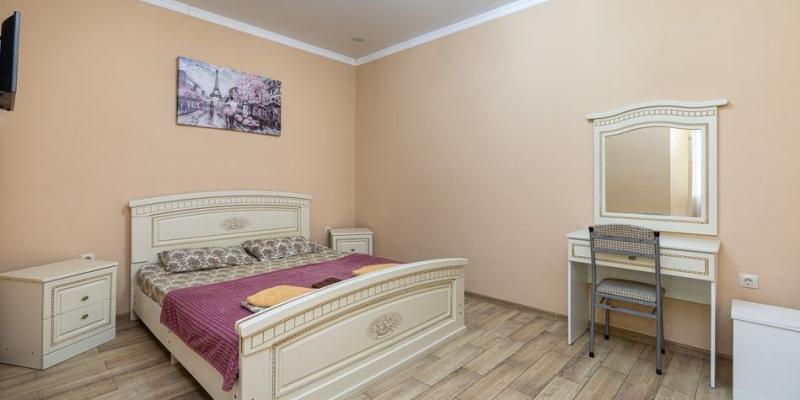 room_e087d90f-e529-4600-b411-1f35747fbfb4