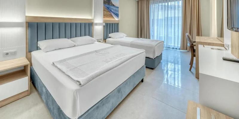 room_02fea7f2-c025-4aba-8110-33d1207d140e