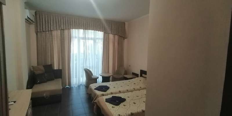 room_1404d88a-3cab-4dde-aefe-d72e581b3b03
