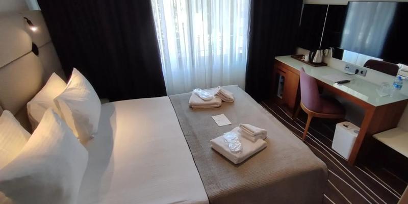 room_77d72798-0868-48d6-bf15-25ddee5e091d