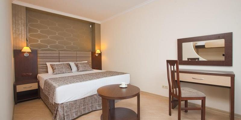 room_0fc90667-8e23-43ea-a026-7e060da8bfb4.jpg