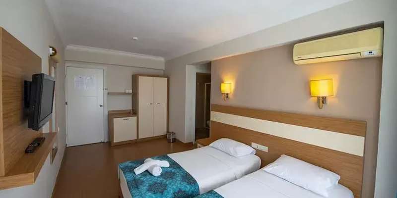 room_6c7c6024-ddd7-4acb-99e9-ac9d0d1fc754