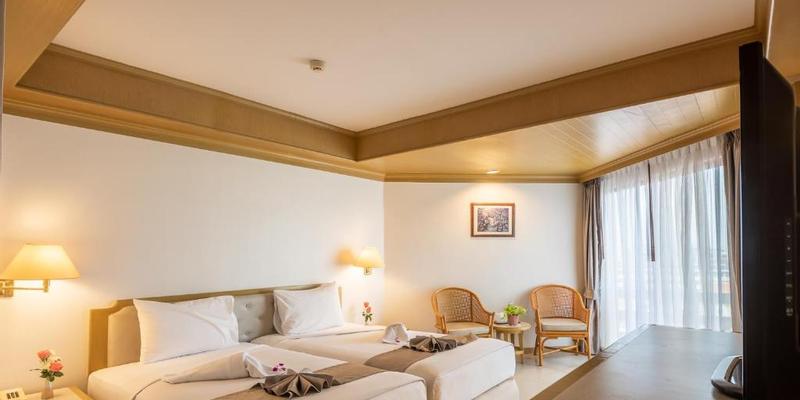 room_06cc2c7c-65df-4860-8a7d-b50f3c1a33da