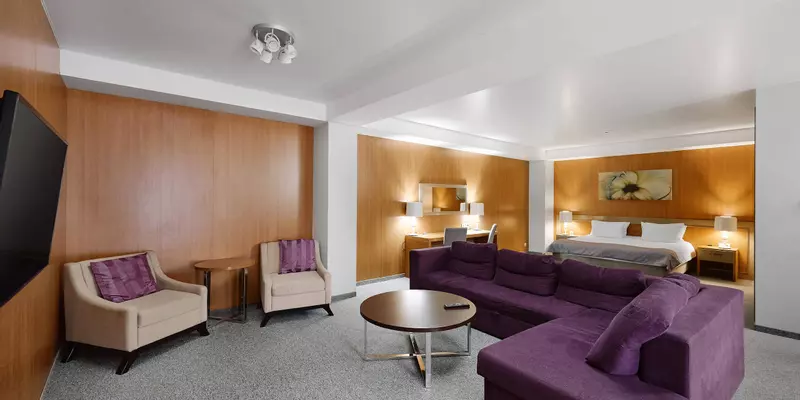 room_844bc4d6-977a-4edd-b726-a68aec6ce626