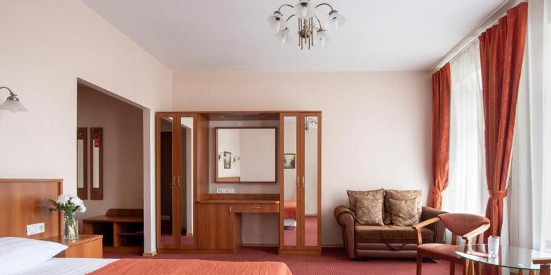 room_c879bb89-c078-4b0b-a631-781d2d3b2655.jpg