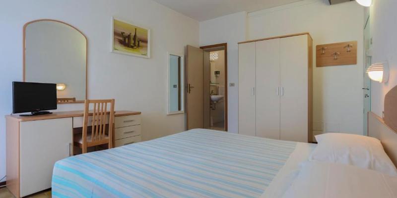 room_7ea33c30-8416-4c19-9b2d-9a88787587c1.jpg