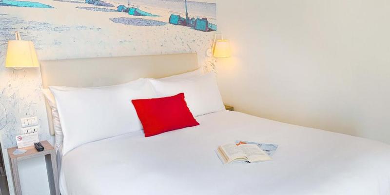room_055450cc-7124-4ef5-9cd9-71918ee888ea